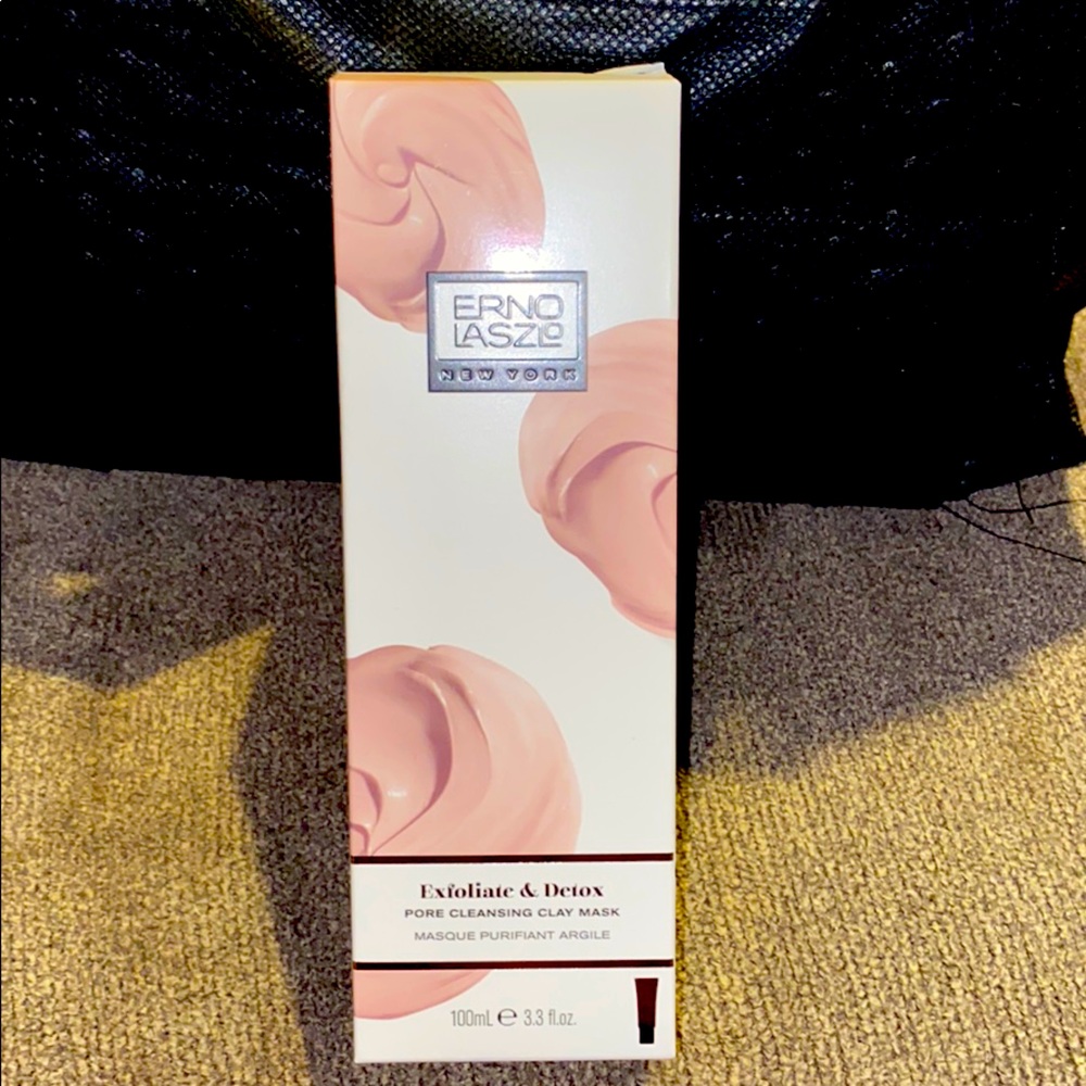 Pore cleansing clay mask